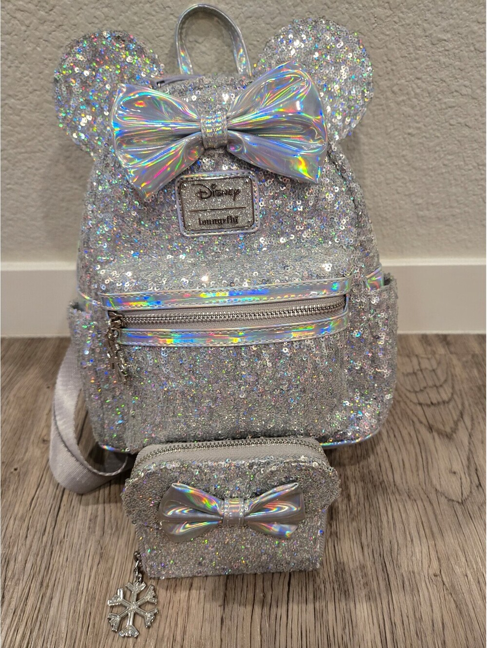 Disney Minnie Mouse Holo Sequin Backpack and wallet Set